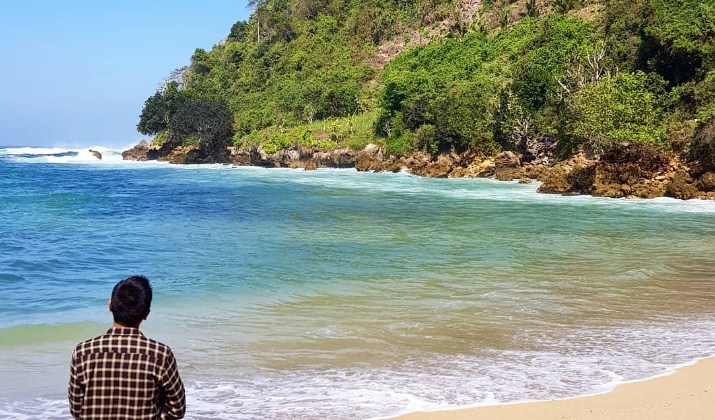 Foto Keindahan Pantai Pangi Foto Keindahan Pantai Pangi